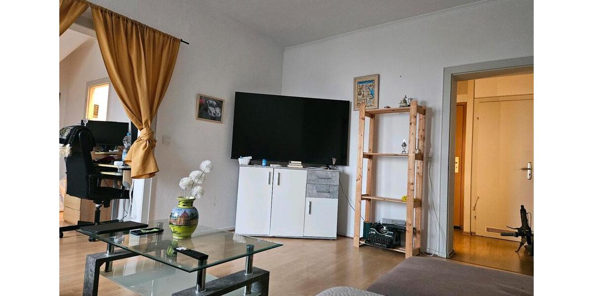 Helle 66m² Wohnung mit Gartenmitbenutzung DG st. Töniser str. 2.5 zimmer