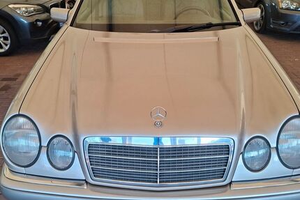 Mercedes-Benz 230 126.200 km 6.950 &euro; Wülfrath 42489