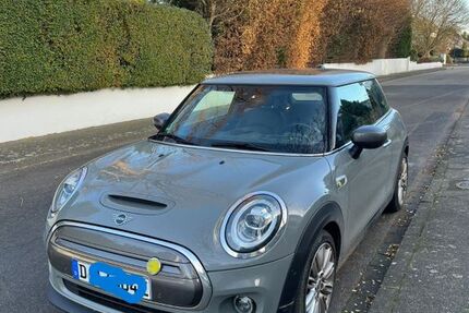 Mini Cooper SE 34.006 km 17.900 &euro; Düsseldorf 40474