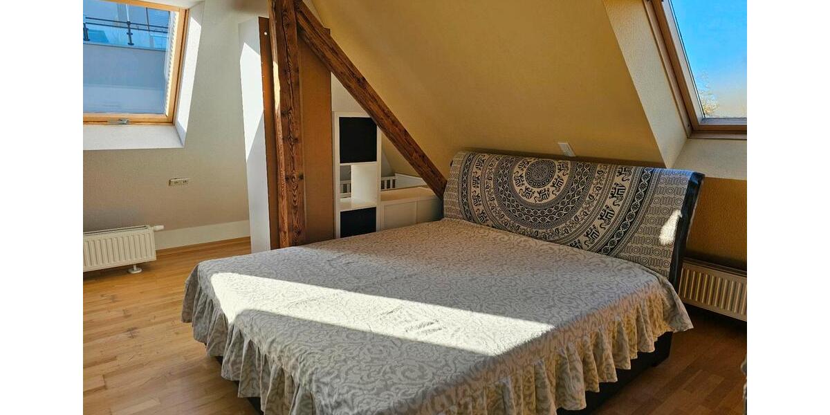 Dachgeschoßwohnung Düsseldorf Stadtbezirk 6 - 1 Zimmer, 43 m&sup2;, 950&euro; | Angebot:26052845
