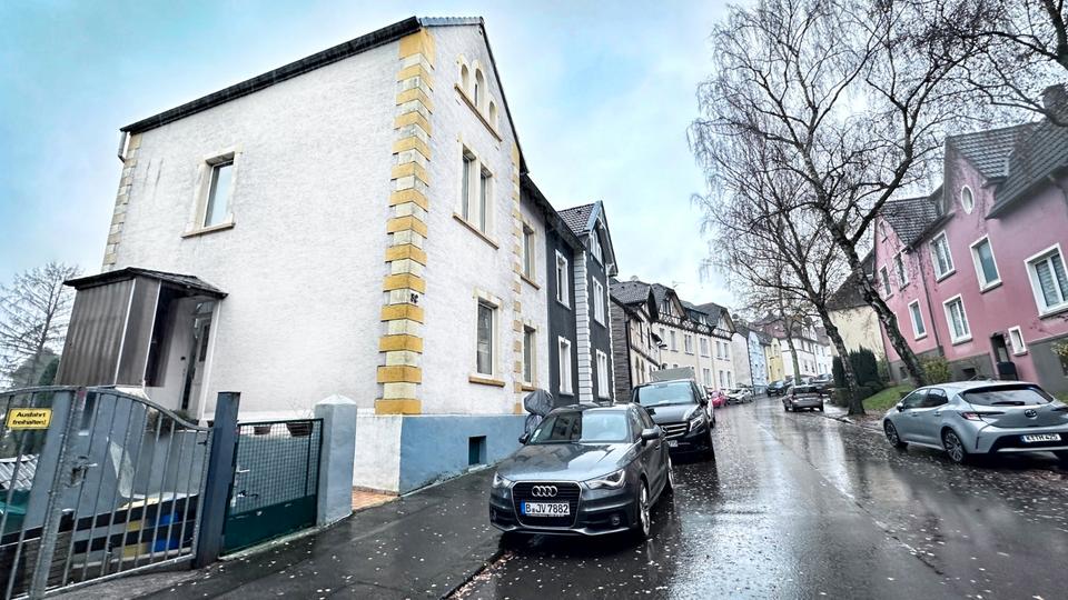 Reihenhaus Solingen Mitte - 9 Zimmer, 210 m&sup2;, 340.000&euro; | Angebot:26326963