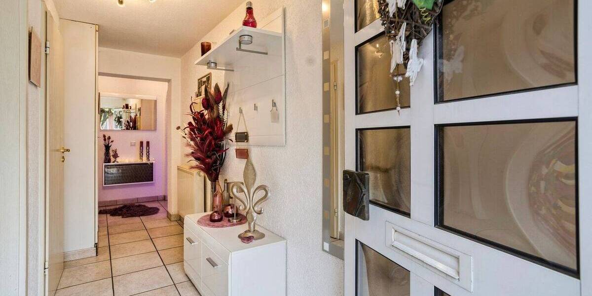 Drei Etagen voller Möglichkeiten - Reihenendhaus mit Einliegerwohnung, Garten & Garage in Winkhausen 7 zimmer