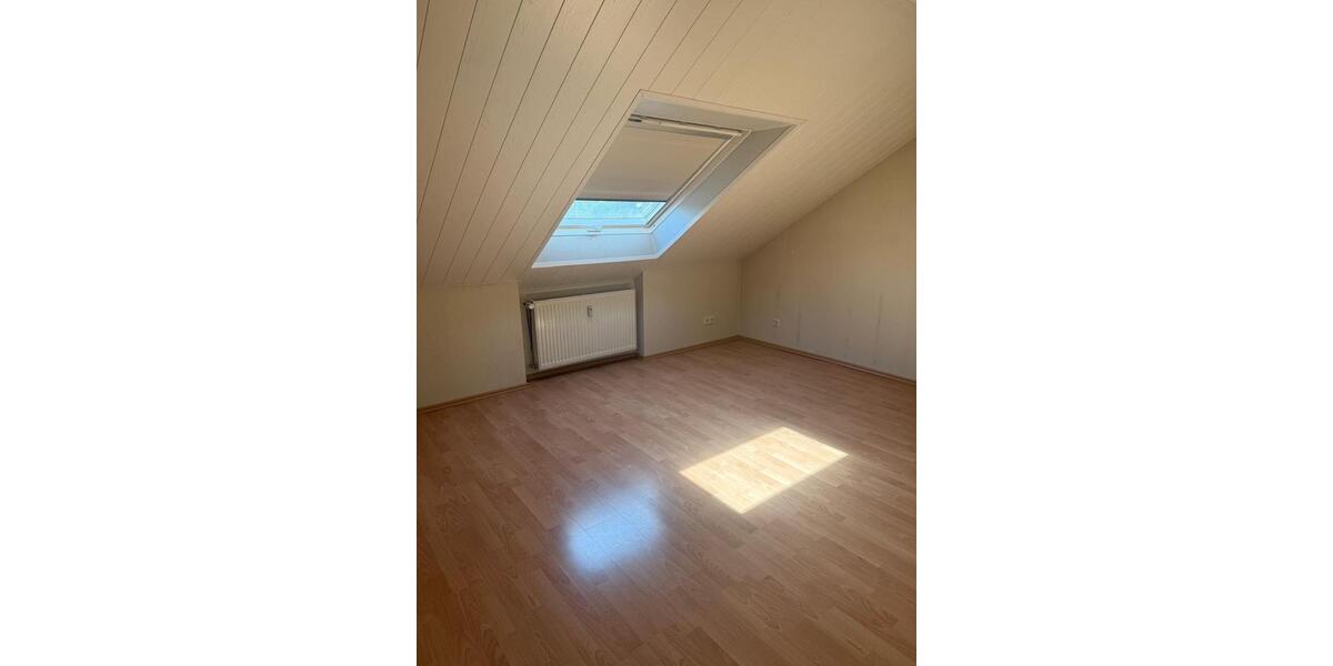Dachgeschoßwohnung Düsseldorf Stadtbezirk 9 - 2 Zimmer, 52 m&sup2;, 650&euro; | Angebot:26285612