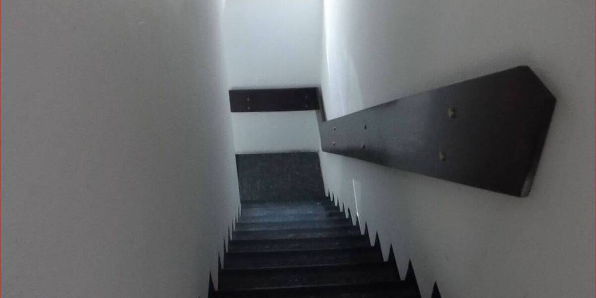 BEZUGSFREI IN 1A-LAGE RATHWESTFALENSTR. 8 RÄUME+2 BÄDER+WC KOMPLETT LAMINAT 3 EINGÄNGE ERDGESCHOSS 8 zimmer