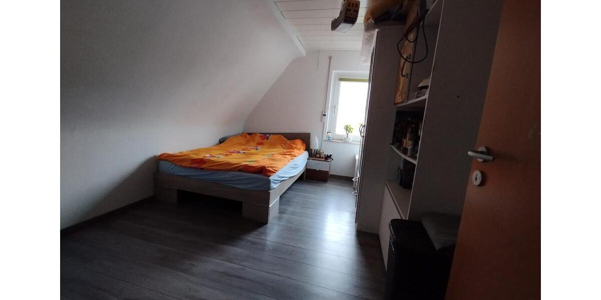Doppelhaushälfte Mönchengladbach Süd - 7 Zimmer, 145 m&sup2;, 2.250&euro; | Angebot:24742224