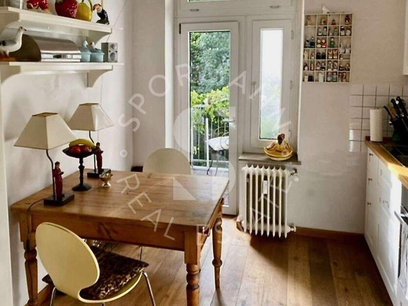 Altbau-Charme trifft urbanen Lifestyle - hochwertige 2-Zimmer-Wohnung mit Balkon in Flingern 2 zimmer