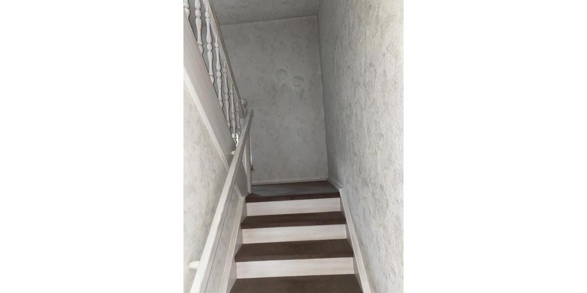 vollmöblierte Doppelhaushälfte auf einem 1200 m² Grundstück 6 zimmer