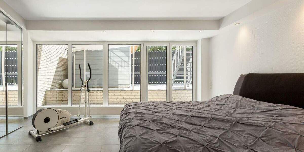 Einfamilienhaus Düsseldorf Lörick - 9 Zimmer, 178 m&sup2;, 1.200.000&euro; | Angebot:23950738