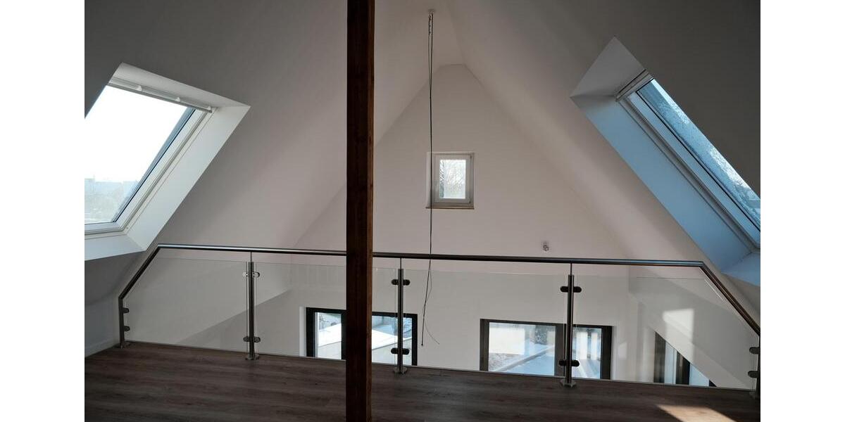 Dachgeschoßwohnung Duisburg Hochheide - 4 Zimmer, 120 m&sup2;, 1.150&euro; | Angebot:25640742