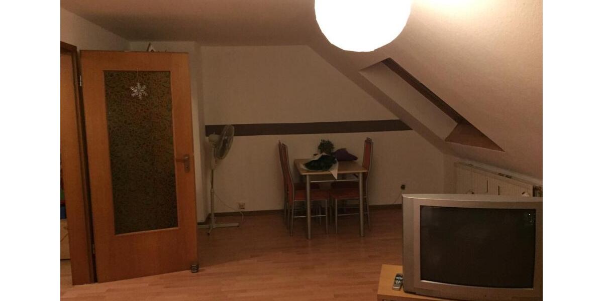 Dachgeschoßwohnung Duisburg Mittelmeiderich - 2 Zimmer, 50 m&sup2;, 450&euro; | Angebot:25408517