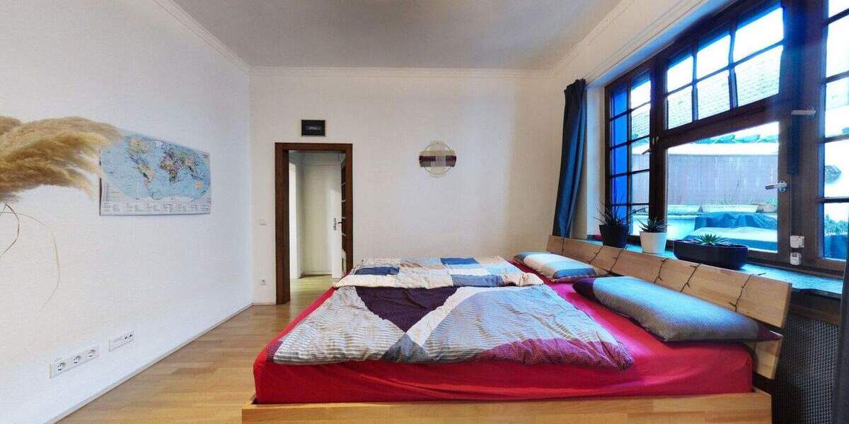 Sanierte Stadtwohnung mit Parkett, Einbauküche, großzügiger Terrasse und Glasfaser 4 zimmer