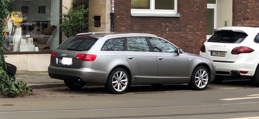 Audi A6 294.000 km 2.600 &euro; Düsseldorf 40476