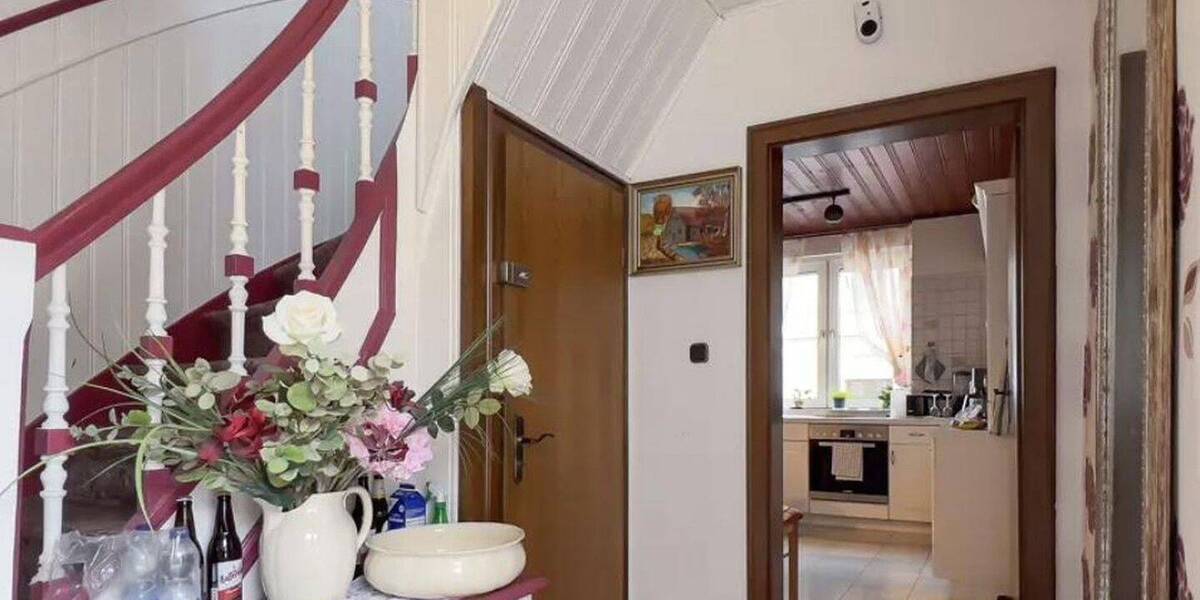 Einfamilienhaus, ideal zum Wohnen, arbeiten oder für die Familie 3 zimmer