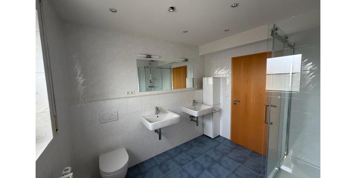 Einfamilienhaus Willich - 7 Zimmer, 199 m&sup2;, 2.250&euro; | Angebot:25268693