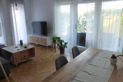 Köln-Dellbrück - 4-Zimmerwohnung mit Terasse, TG-Stellplatz in ruhiger Seitenstraße