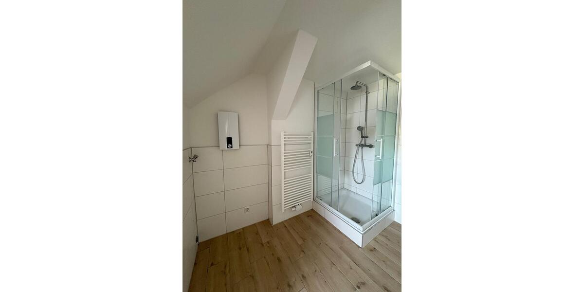 Großzügige 3,5 Zimmer-Wohnung im DG zu vermieten! 3.5 zimmer