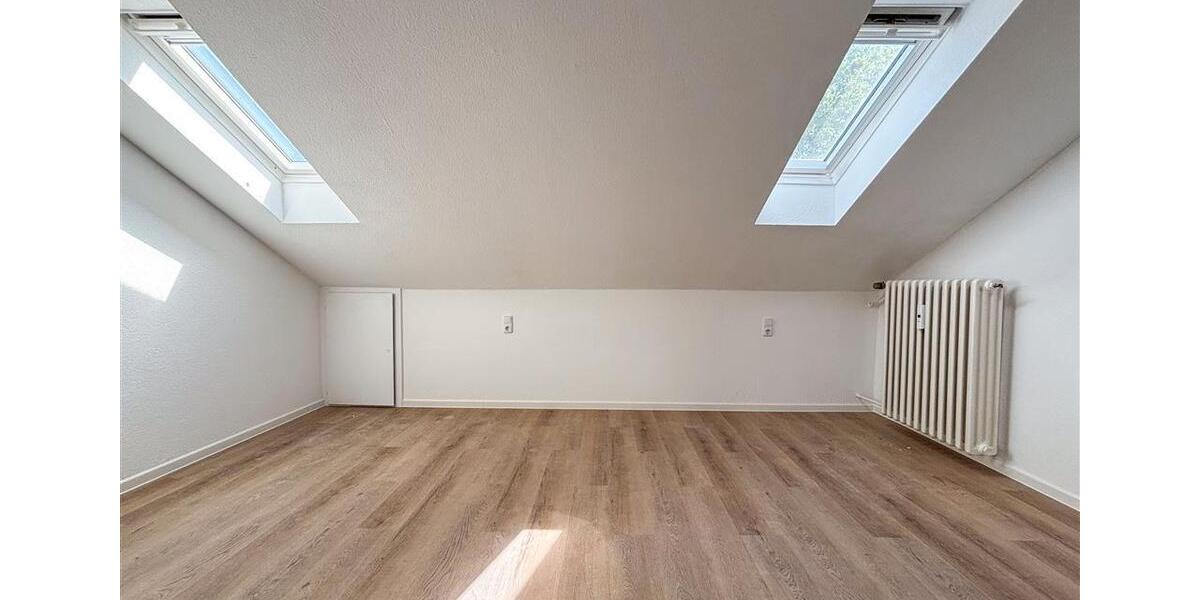 Dachgeschoßwohnung Düsseldorf Stadtbezirk 5 - 3 Zimmer, 67 m&sup2;, 1.200&euro; | Angebot:26335922
