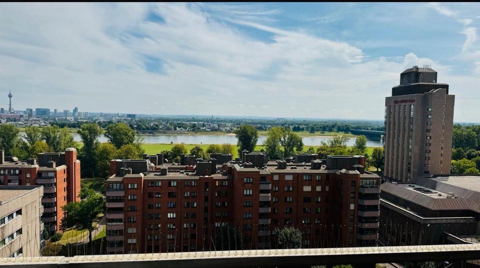 Etagenwohnung Neuss - 3 Zimmer, 90 m&sup2;, 650&euro; | Angebot:25809228