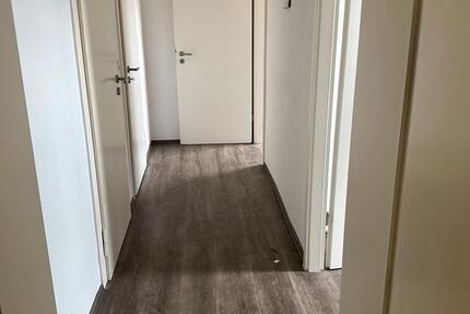 2.5 Zimmer In Solingen Höhscheid mit EBK DG zu Vermieten 2.5 zimmer