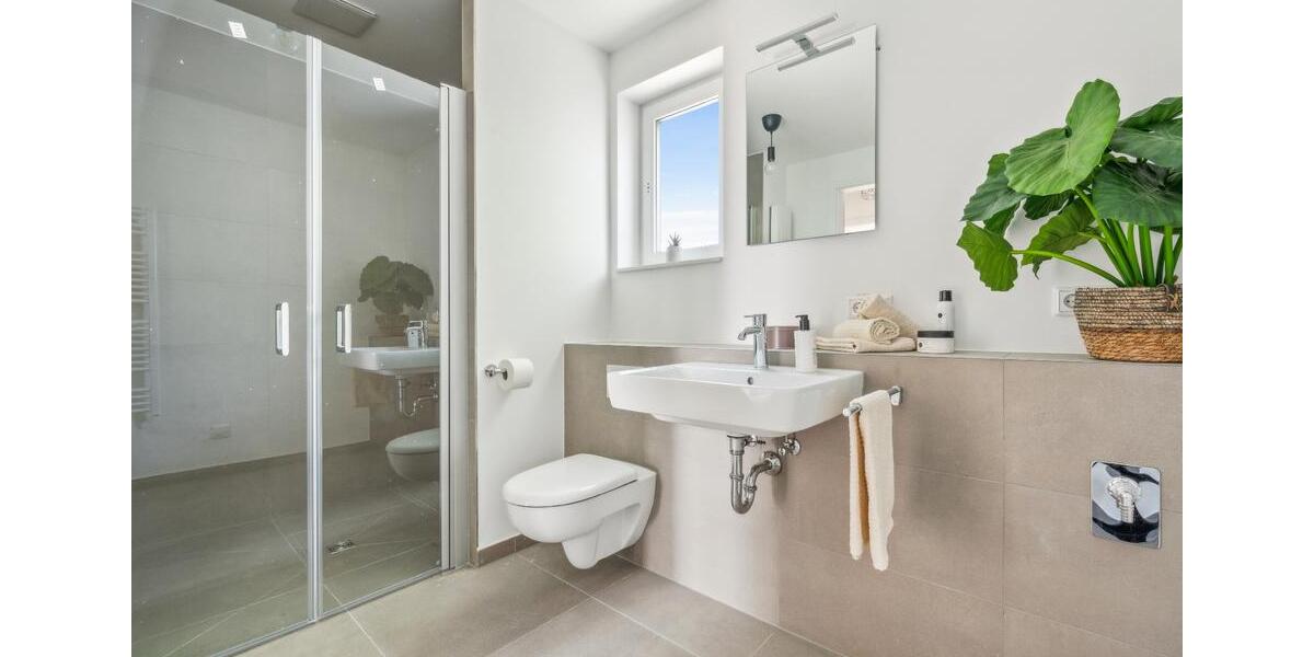 Dachgeschoßwohnung Düsseldorf Stadtbezirk 3 - 5 Zimmer, 129 m&sup2;, 2.470&euro; | Angebot:25614432