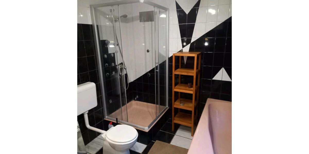 Einfamilienhaus Solingen Central - 3 Zimmer, 65 m&sup2;, 700&euro; | Angebot:25378276