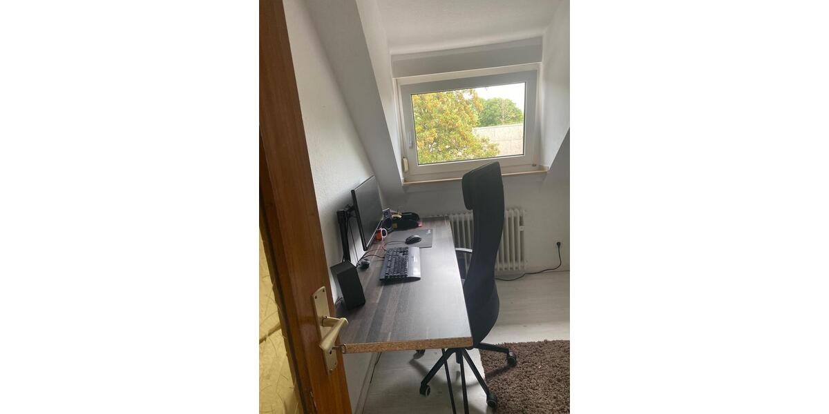 Dachgeschoßwohnung Neuss Augustinusviertel - 2.5 Zimmer, 65 m&sup2;, 850&euro; | Angebot:25635948