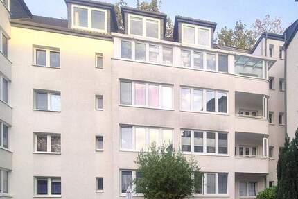 Charmante 3-Zimmer-Wohnung mit Balkon und Blick ins Grüne in Düsseldorf-Benrath 3 zimmer