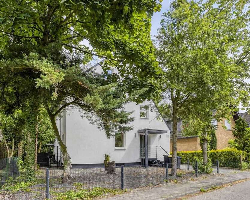 Haus zum Kaufen in Düsseldorf 1.450.000 € 192 m²