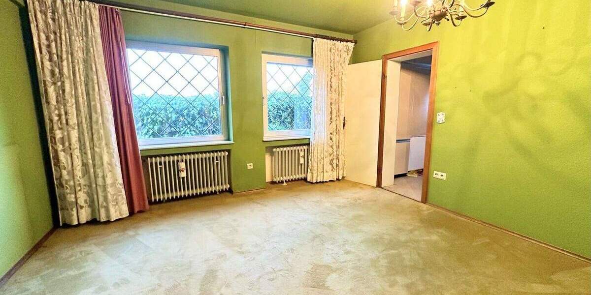 Freistehendes Einfamilienhaus, 8-Zimmer mit großem Grundstück in begehrter Lage von Hilden 8 zimmer