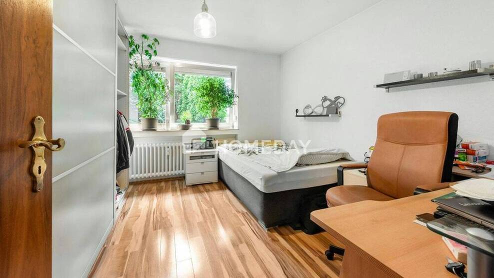 Modernisierte Erdgeschoßwohnung mit Kamin, Massagedusche & privatem Garten - Wohnen mit Stil