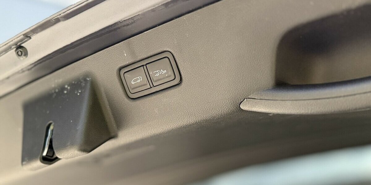 Hyundai Staria / 9 Sitze / El.Türen / 360° Kamera / PANO 20.000 km 39.990 &euro; Mönchengladbach 41066