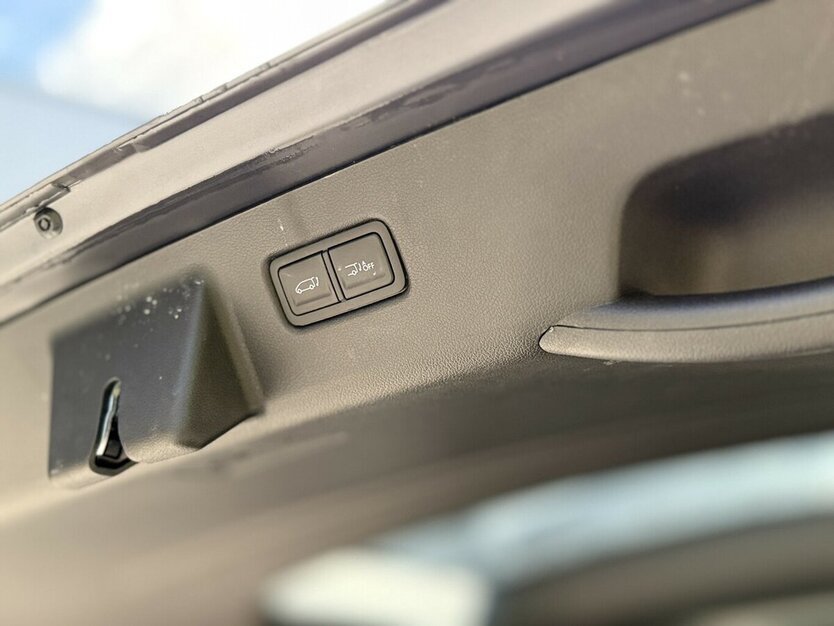 Hyundai Staria / 9 Sitze / El.Türen / 360° Kamera / PANO 20.000 km 42.990 € Mönchengladbach 41066