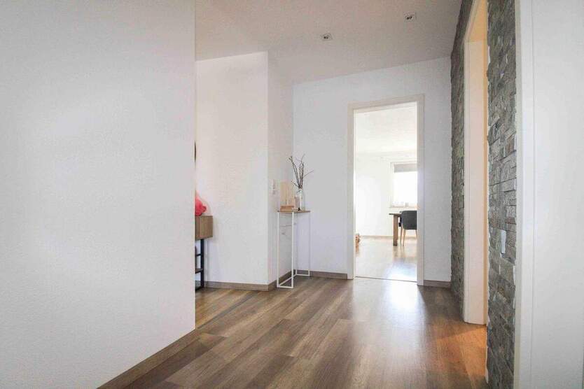 Ihr Alterswohnsitz? 4 Zimmer Wohnung in Citylage mit Balkon und Tiefgaragenstellplatz... 4 zimmer