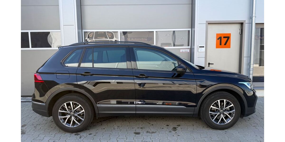VW Tiguan 22.869 km 27.995 &euro; Willich 47877