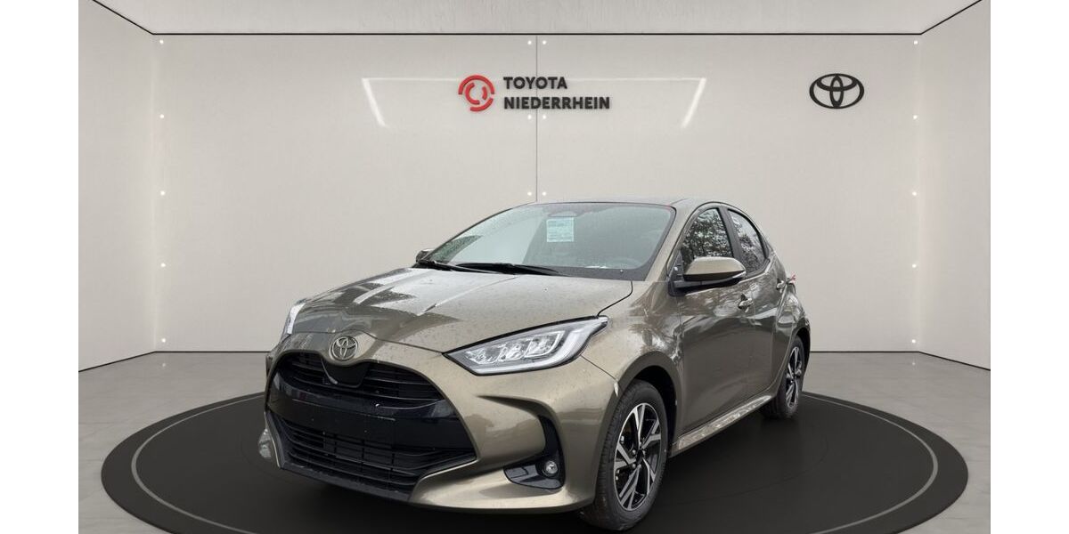 Toyota Yaris 4.000 km 24.440 &euro; Krefeld 47809
