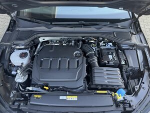 VW GOLF VIII 2.0 TDI Active +Ambiente+CarPlay+Navi+ 71.775 km 20.890 &euro; Meerbusch 40667