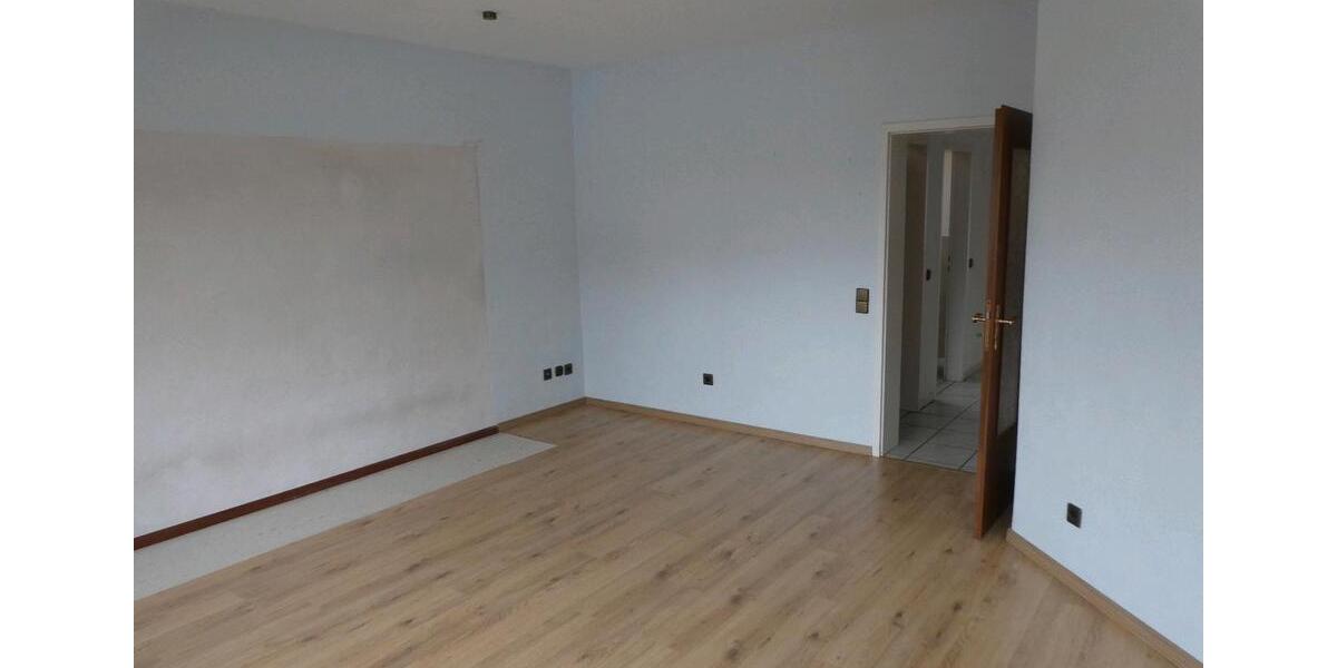 Duisburg Buchholz: Schöne 3 Zi-Wohnung+Hobbyraum+Balkon 86qm 4 zimmer