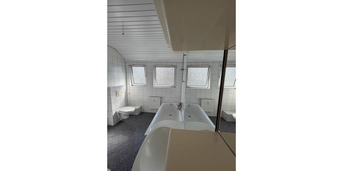 Etagenwohnung Remscheid - 3 Zimmer, 72 m&sup2;, 900&euro; | Angebot:26296332