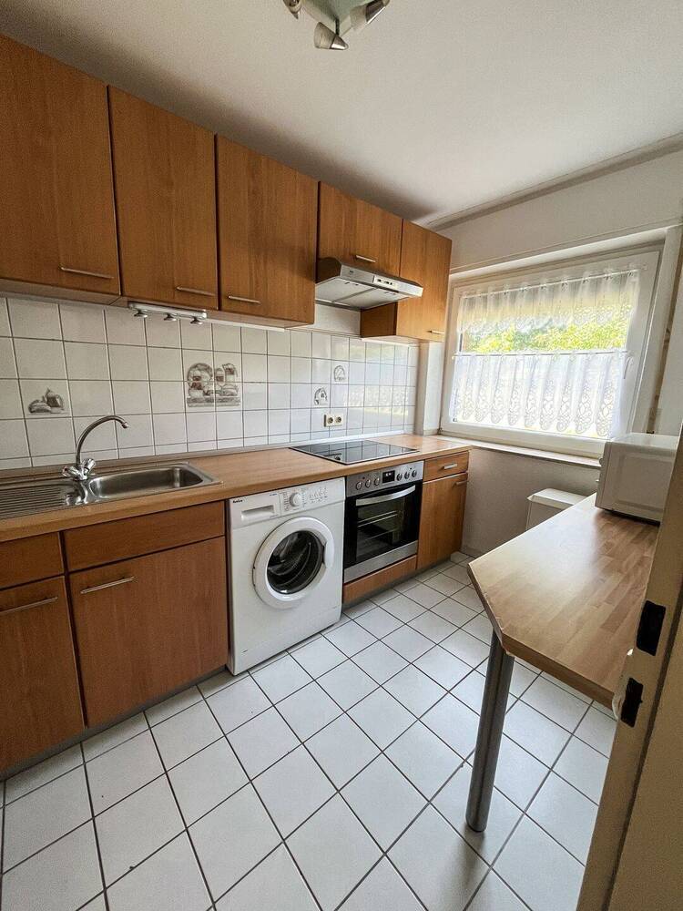 Holzheim: Sonnige 2-Zimmer-Wohnung mit ca. 60 qm im Tiefparterre - sofort frei