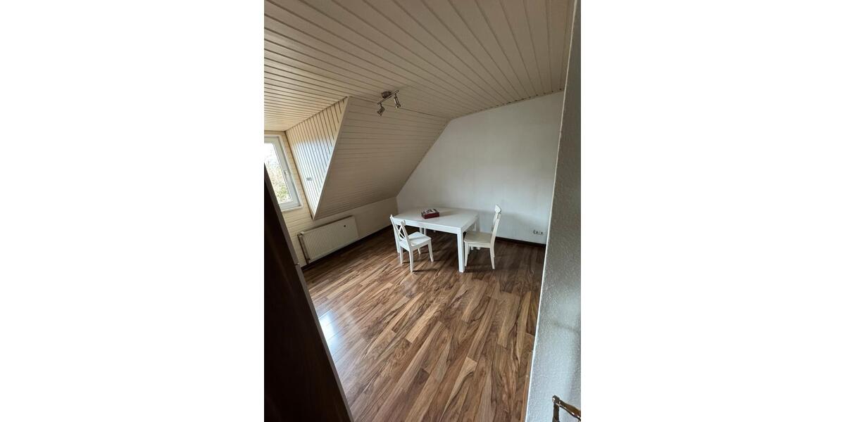 Dachgeschoßwohnung Langenfeld (Rheinland) - 2 Zimmer, 52 m&sup2;, 665&euro; | Angebot:26397791