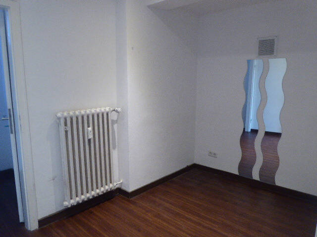 Gewerbeobjekt Düsseldorf Rath - 8 Zimmer, 156 m&sup2;, 350.000&euro; | Angebot:21329524