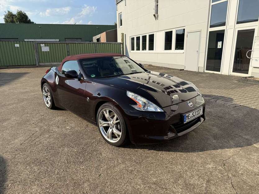 Nissan 370Z 49.120 km 26.800 € Monheim am Rhein 40789