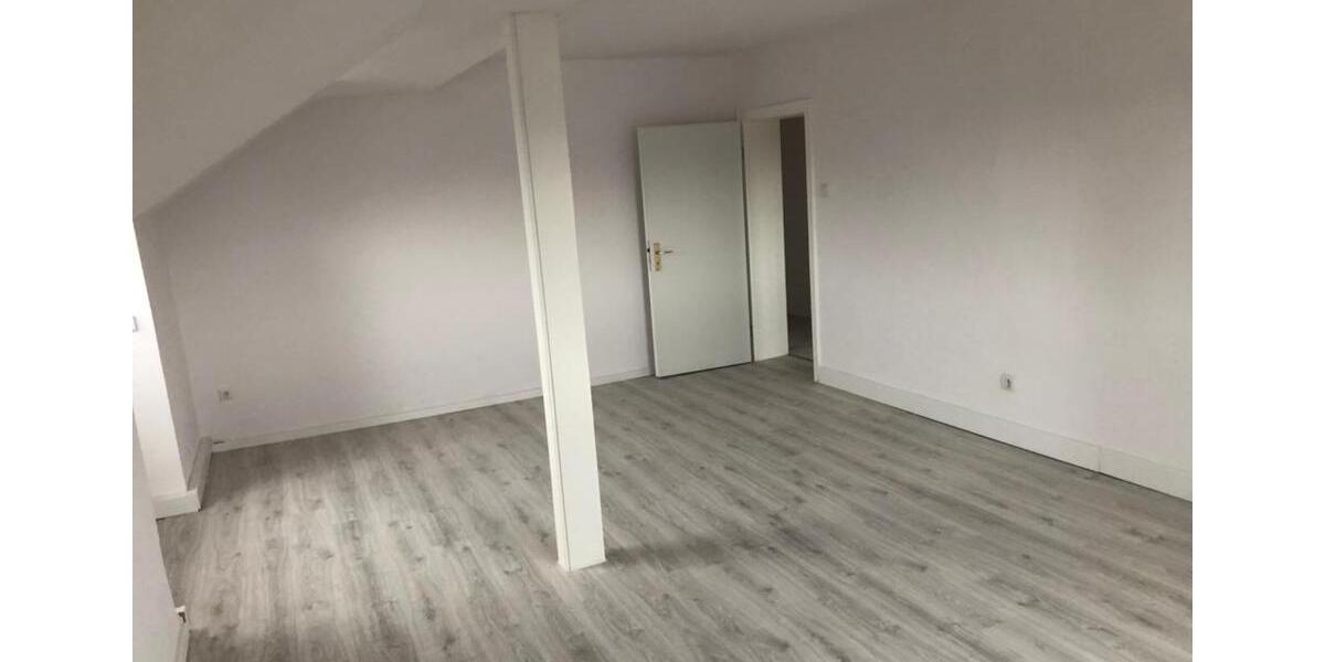Renovierte 2-Zimmer-Dachgeschosswohnung in Mönchengladbach 2 zimmer