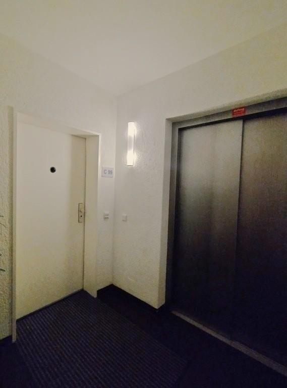 Verkauf eines kleinen Hotel garni in Köln voll genehmigter Beherbergungsbetrieb mit 8 Betten 4 Zimmern, studentisches Wohnen denkbar