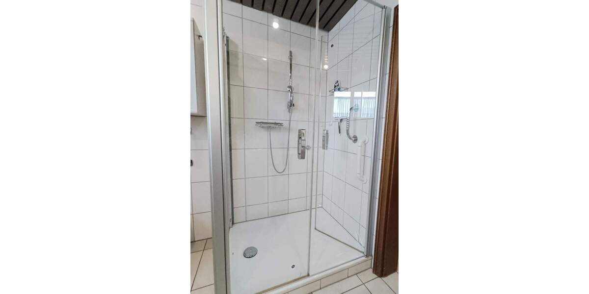 Mehrfamilienhaus, Wohnhaus Mönchengladbach-Wickrath Wickrath - 6 Zimmer, 124 m&sup2;, 398.000&euro; | Angebot:25744860