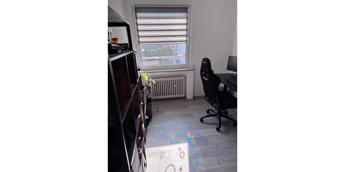 Etagenwohnung Düsseldorf Stadtbezirk 9 - 3.5 Zimmer, 84 m&sup2;, 1.200&euro; | Angebot:25350874