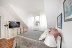 Dachgeschoßwohnung Düsseldorf Stadtbezirk 9 - 2 Zimmer, 60 m&sup2;, 1.200&euro; | Angebot:26060208
