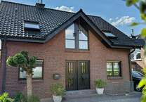 Haus zum Kaufen in Moers 649.000 € 155 m²
