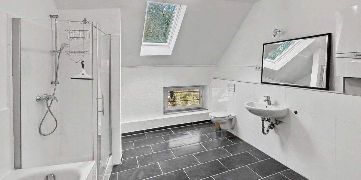 Renovierte 3 Zimmer Wohnung im Altbau 3 zimmer