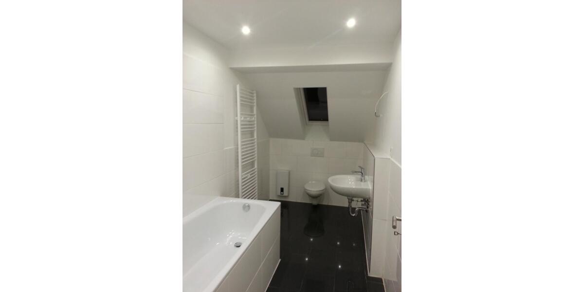 2 Zimmer DG mit BalkonTerrasse ab 01.05.26 zu vermieten! 2 zimmer